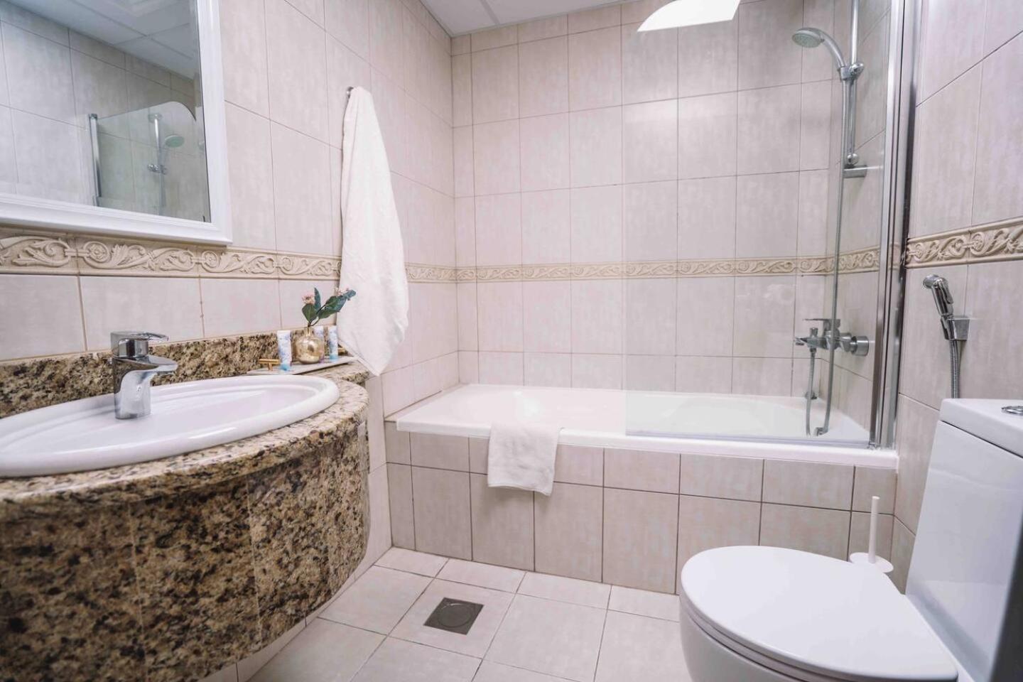 Sea & Palm View Elegant 1 Bedroom Apartment دبي المظهر الخارجي الصورة