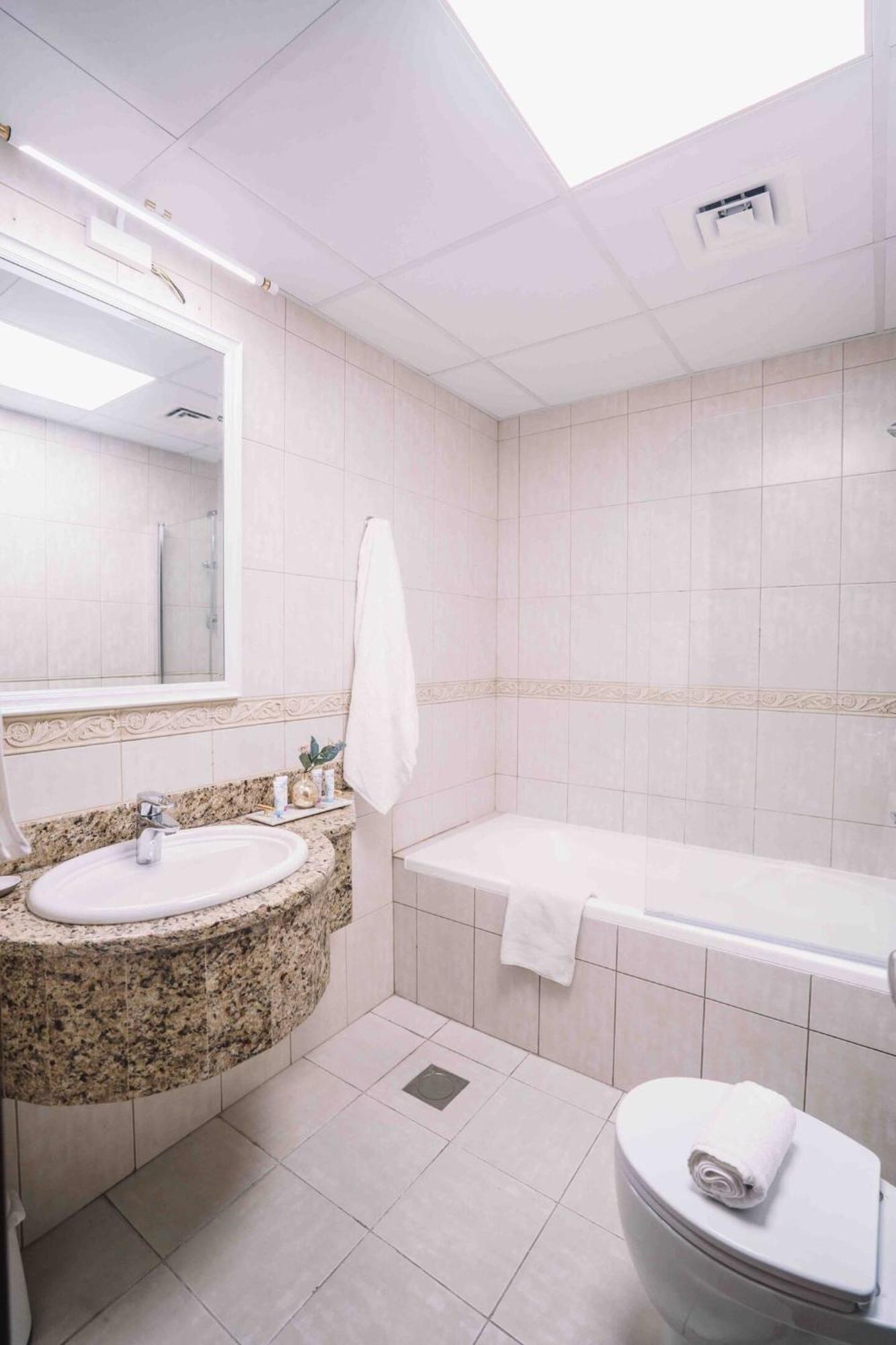 Sea & Palm View Elegant 1 Bedroom Apartment دبي المظهر الخارجي الصورة